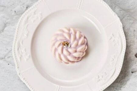 Лавандовый мусс с глазурью и мандариновой начинкой