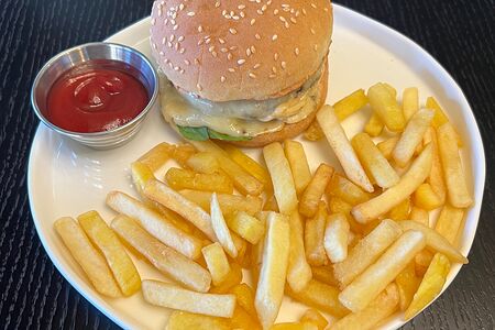 Мини-бургер с картофелем фри