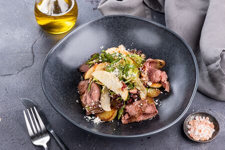 Салат с ростбифом