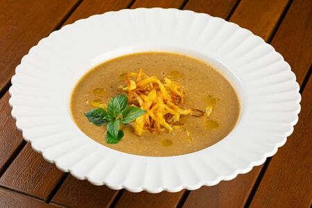 Крем-суп из белых грибов с картофельными чипсами