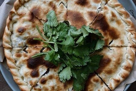 Осетинский пирог со свининой и говядиной