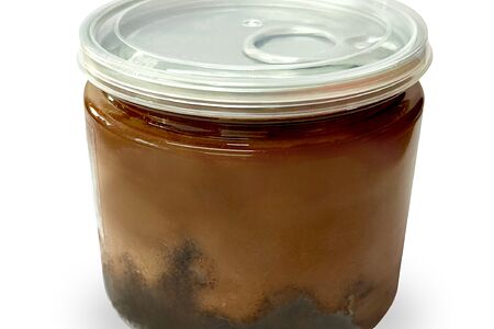 Десерт Кофейный брауни с вишней в банке