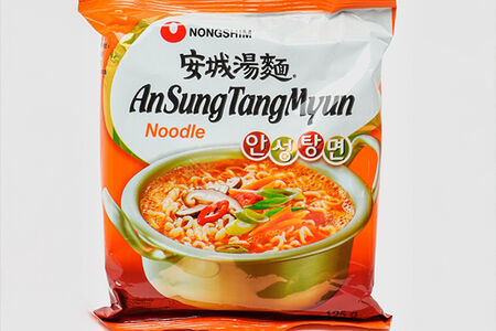 Корейская лапша Nongshim с овощами