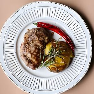 Свиная шея на гриле с картофелем