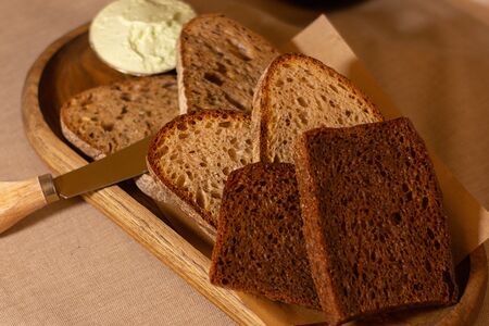 Фермерский хлеб с чесночным маслом