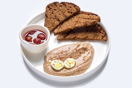 Паштет из куриной печени с мостардой