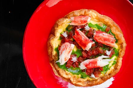 Омлет с крабом