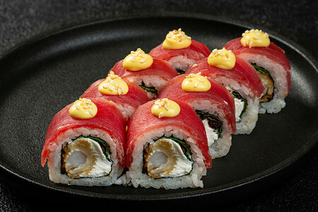 Ролл с тунцом и креветкой темпура