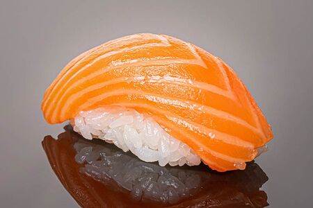 Суши Лосось