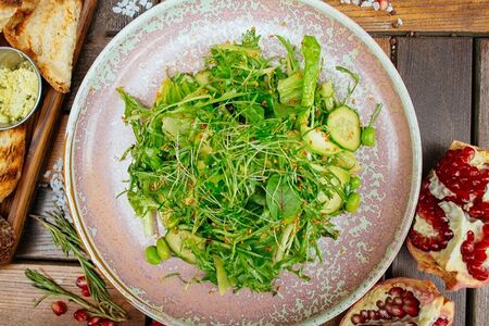 Зеленый салат