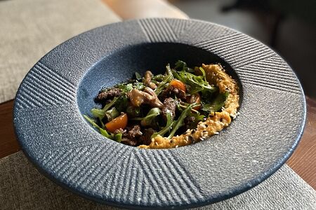 Теплый салат с телятиной