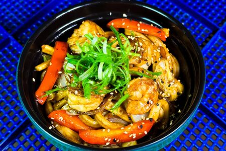 Лапша Терияки с креветками и перцем