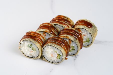 Малый жареный ролл с креветкой 