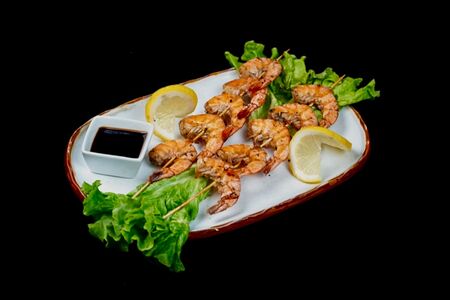 Тигровые креветки на углях