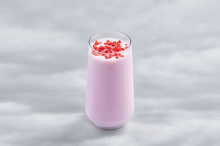 Коктейль молочный с клубникой