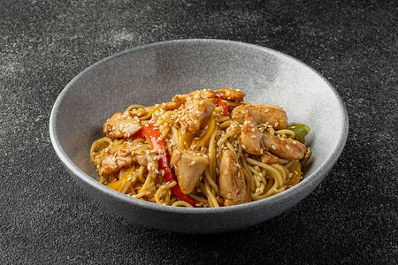 Яичная лапша с курицей