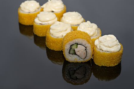 Беби-темпура с курицей ролл