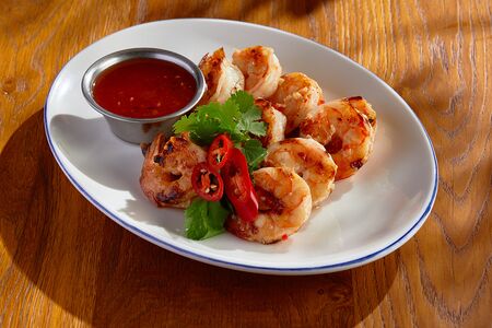 Тигровые креветки на гриле