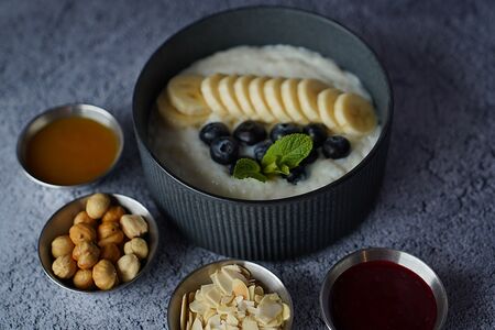 Каша рисовая с топпингом на выбор