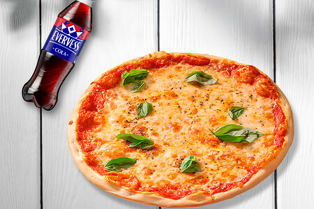 Пицца Маргарита и Evervess Кола