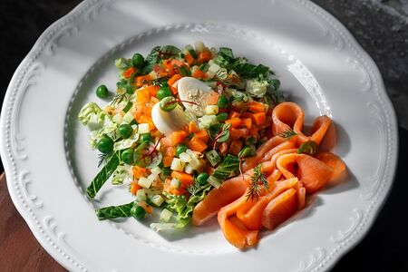 Салат Оливье с форелью домашнего посола