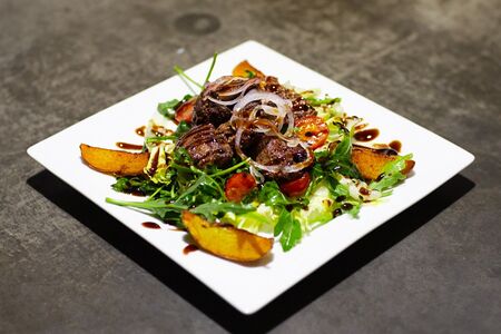 Теплый салат