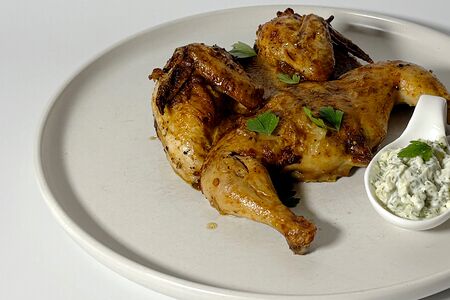 Цыпленок в аджике с соусом тартар