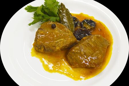 Говядина с черносливом