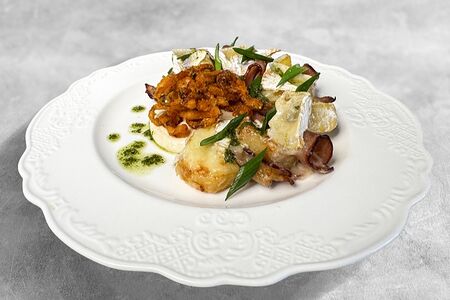 Картофель, запеченный в сливках с камамбер