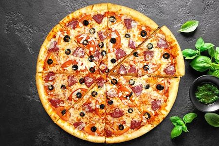 Пицца Салями большая 