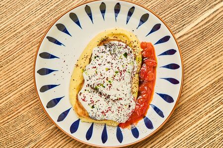 Куриное филе с картофельным кремом и муссом из пармезана