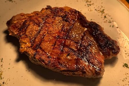 Стейк Пиканья, маринованный в горчице