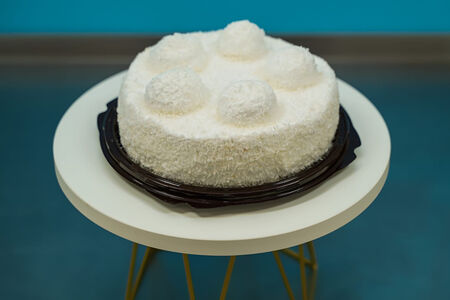 Целый торт Рафаэлло