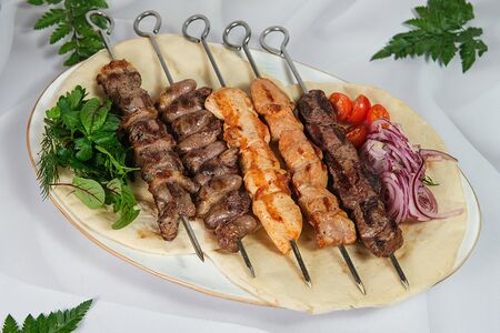 Шашлычок из баранины на шпажке