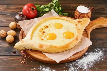 Хачапури по-аджарски Зур