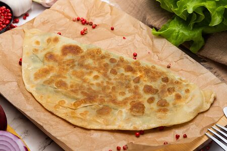 Кутаб с сыром и зеленью