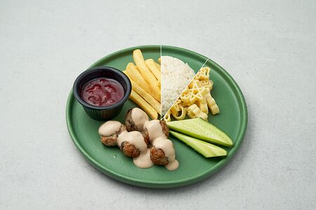 Фрикадельки куриные со сливочным соусом