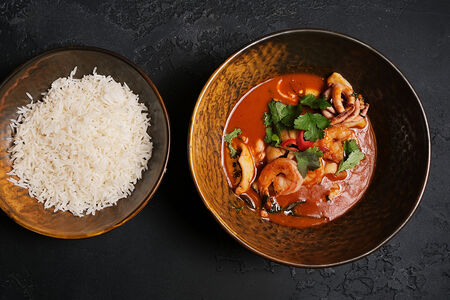 Карри с морепродуктами и рисом басмати