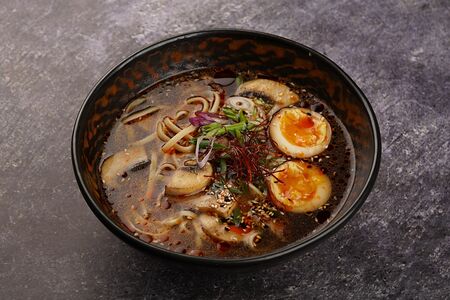 Рамен со свининой большой