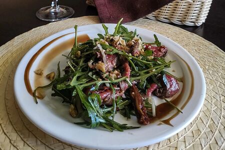 Салат с ростбифом