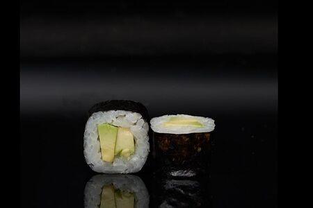 Маки-ролл с авокадо