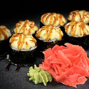 Запечённый мини-ролл с копчёным тунцом