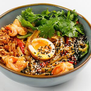Удон с креветкой и овощами консуй