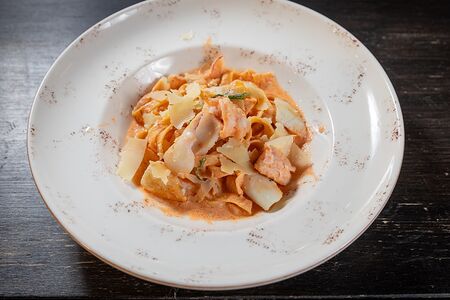 Паста с морепродуктами и шпинатом