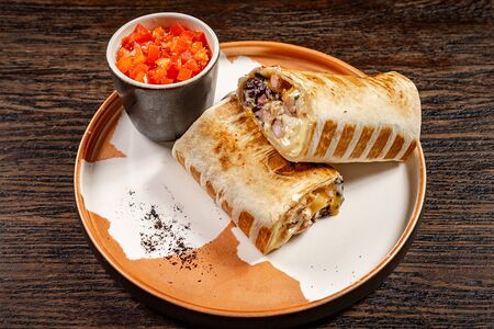 Буррито с курицей чипотле