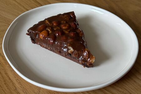 Тарт ореховый с шоколадной карамелью