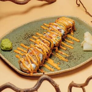 Теплый ролл с креветкой темпура