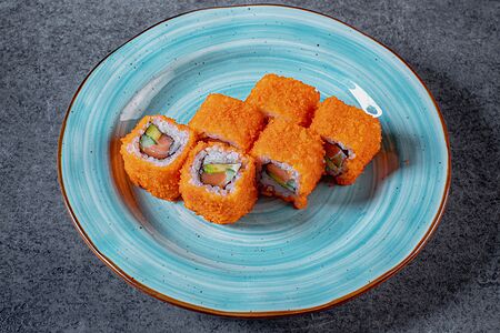 Ролл Калифорния с лососем