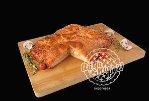 Пирог с курицей, грибами и сыром