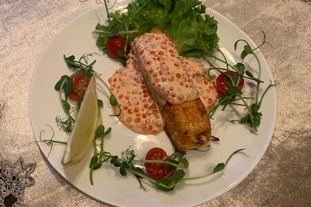 Сёмга под икорным соусом